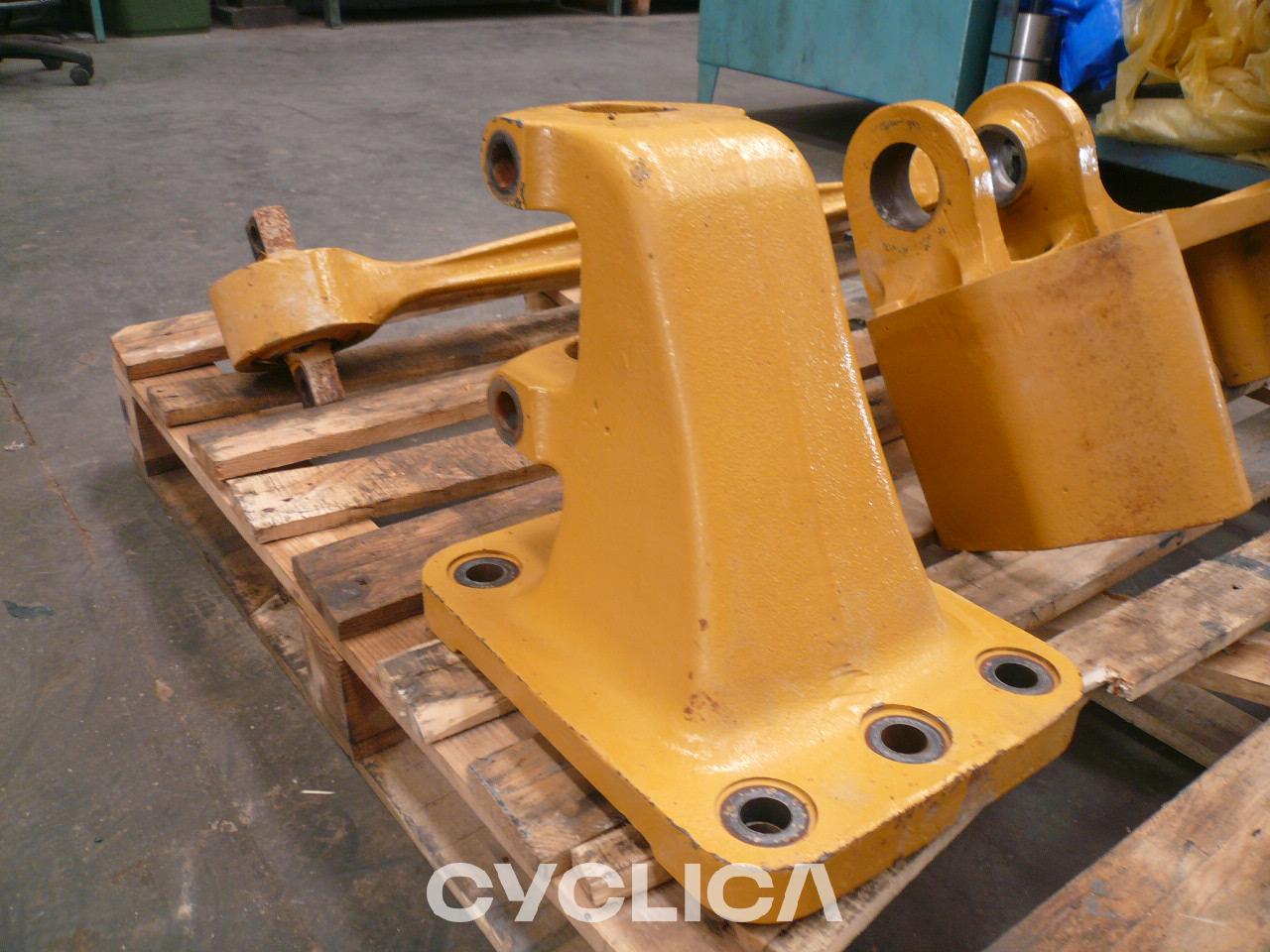 Drugi  735 1591076U - 2