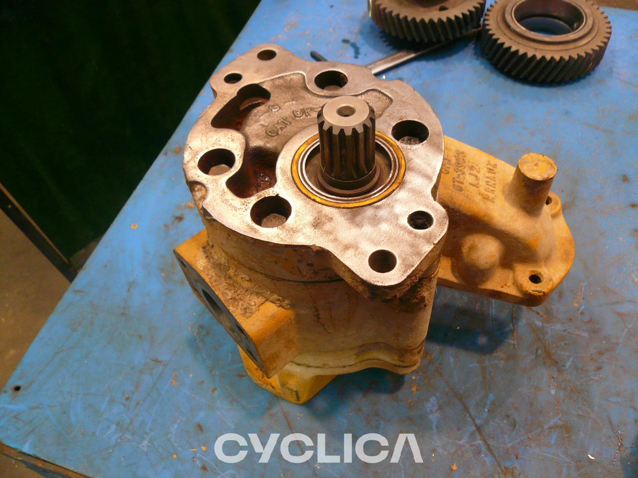 Idraulico  775B 6T3935U - 1
