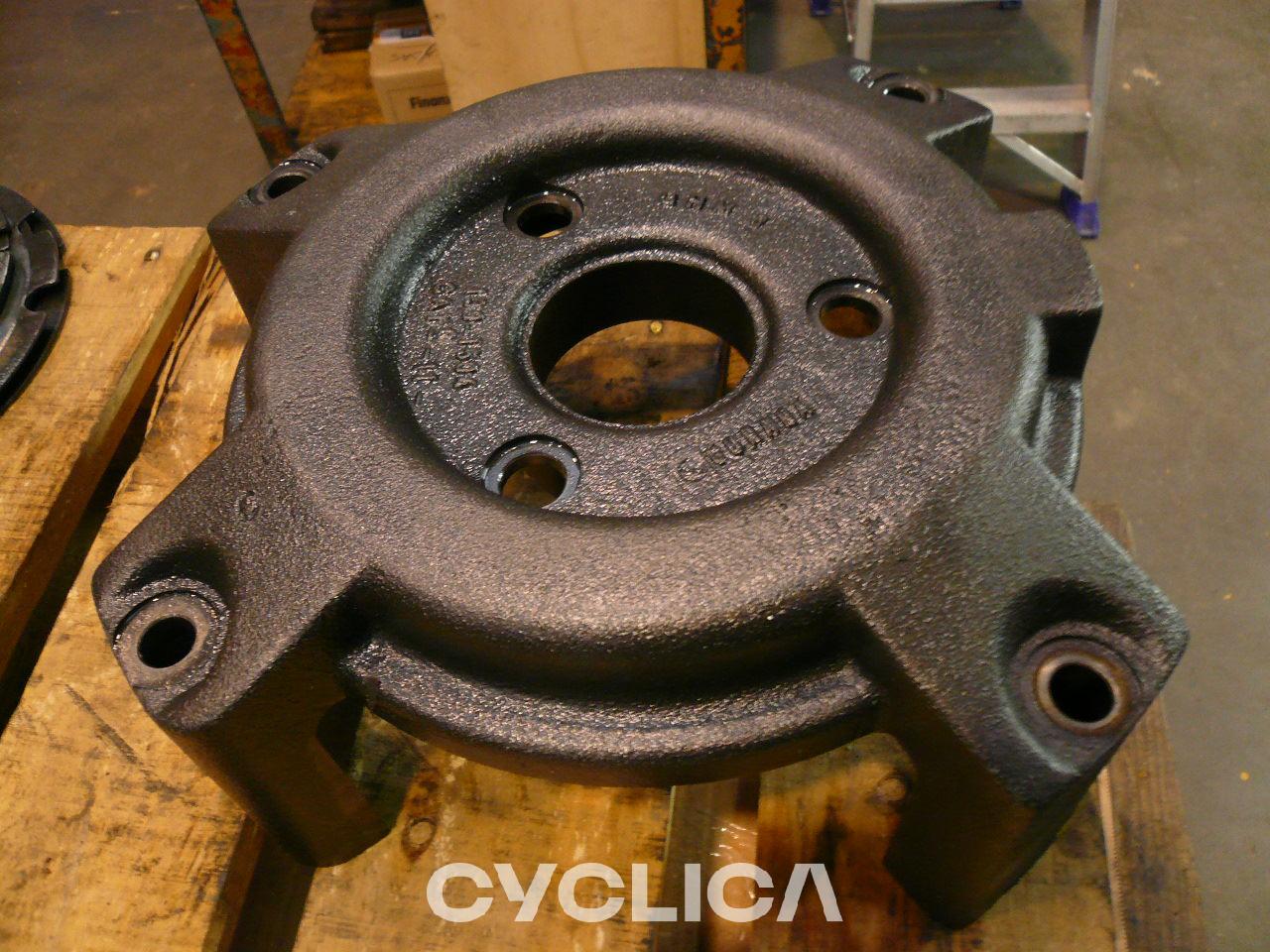 Grupe fuqie  735 1381504U - 1
