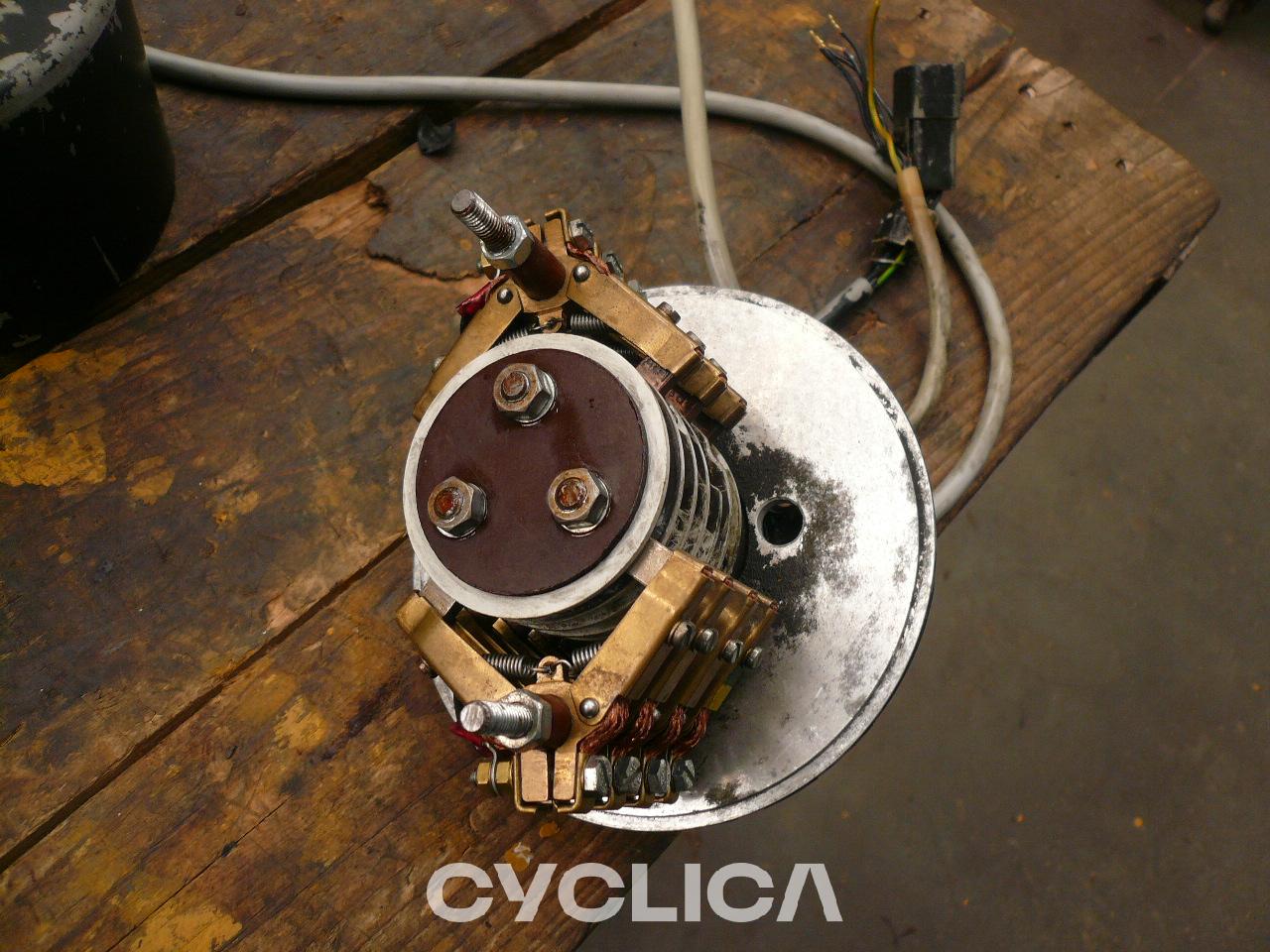 Composants électroniques  M320MH 8U5842U - 1