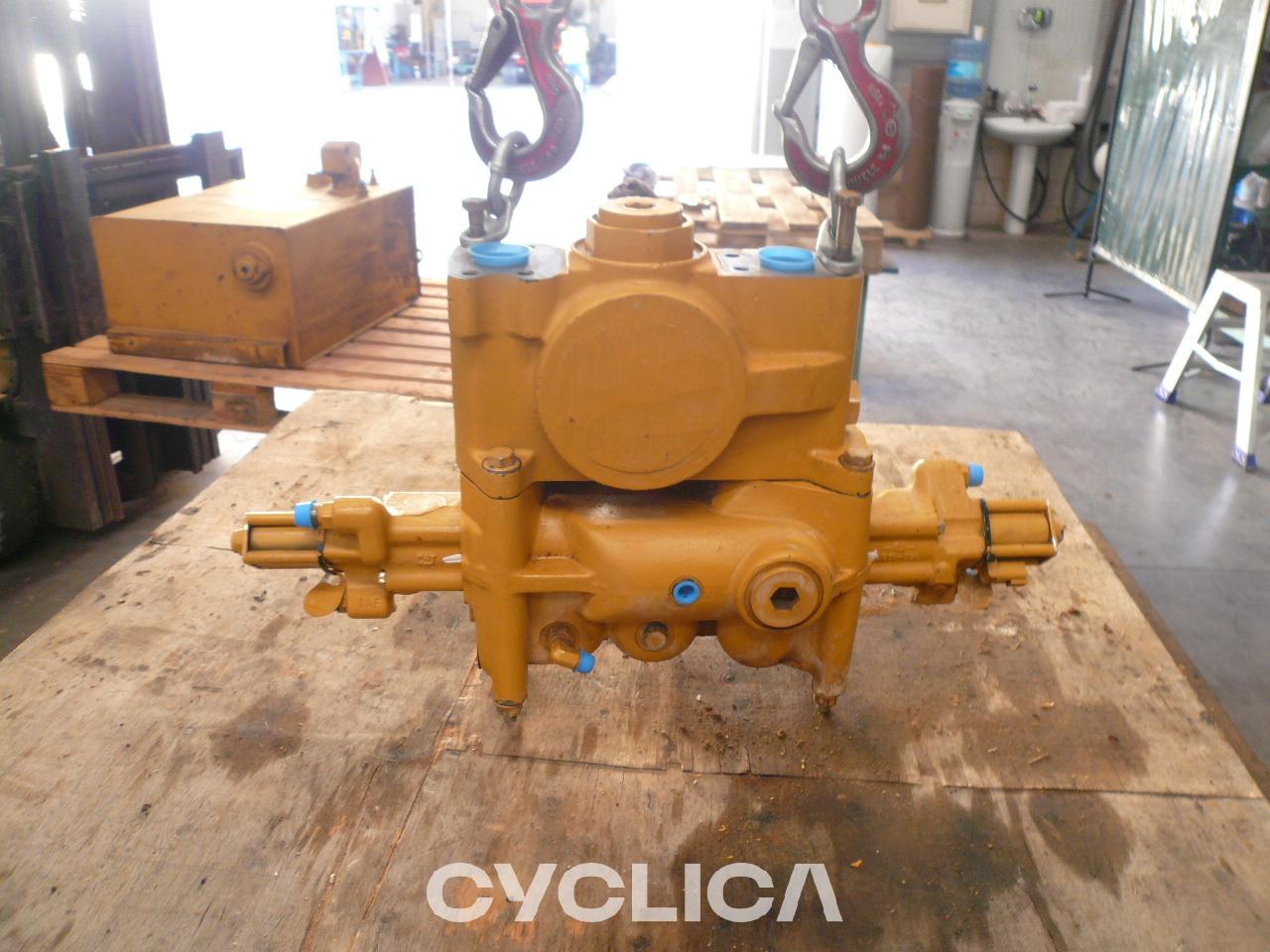 Хидраулика  735 1895772U - 1