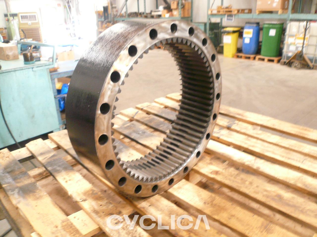 Grupe fuqie  330BLMEH 7Y0642U - 1
