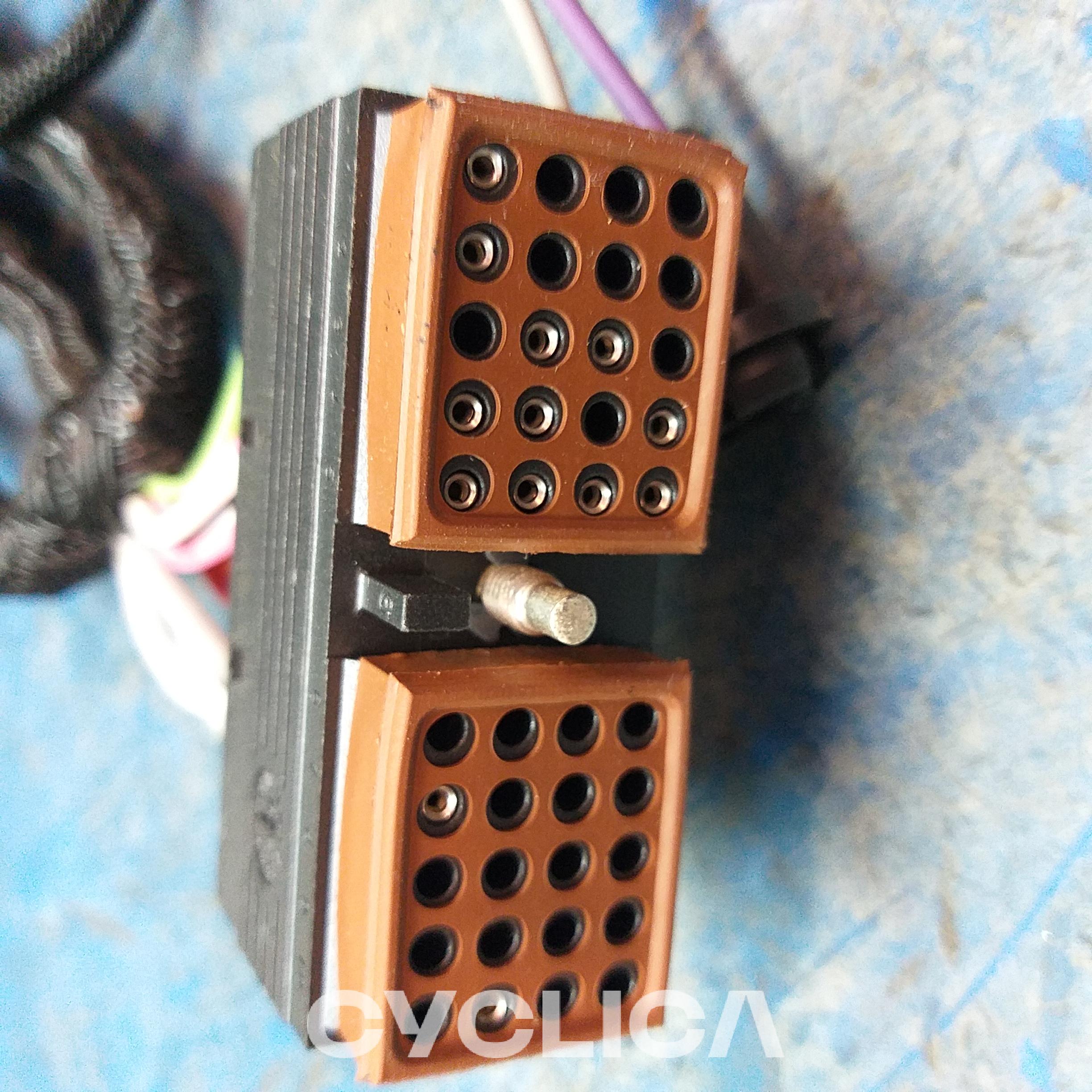 Composants électroniques  PIEZAS US 1214017U - 2