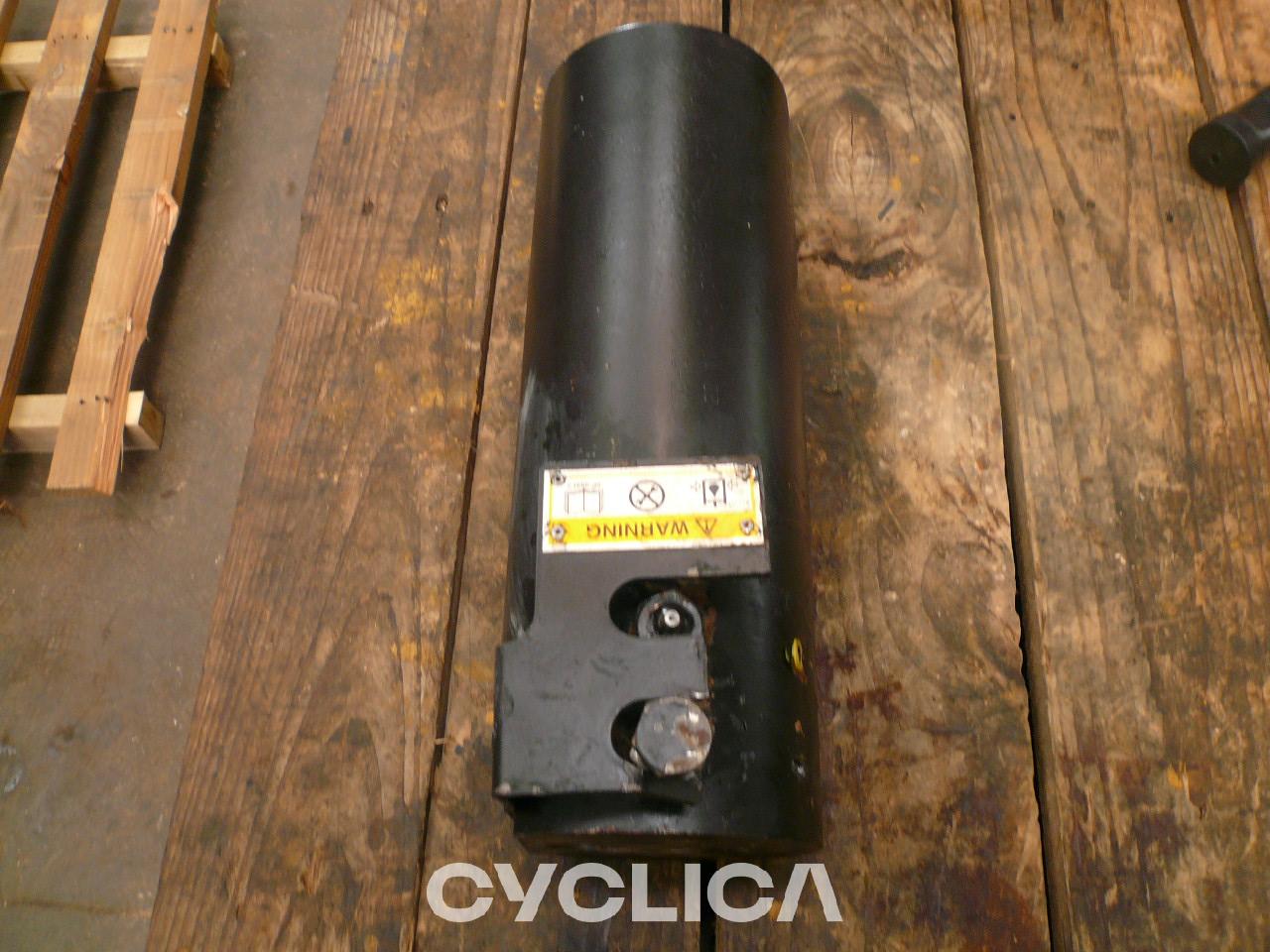 Подвижни делови  330CLME 2979151U - 1
