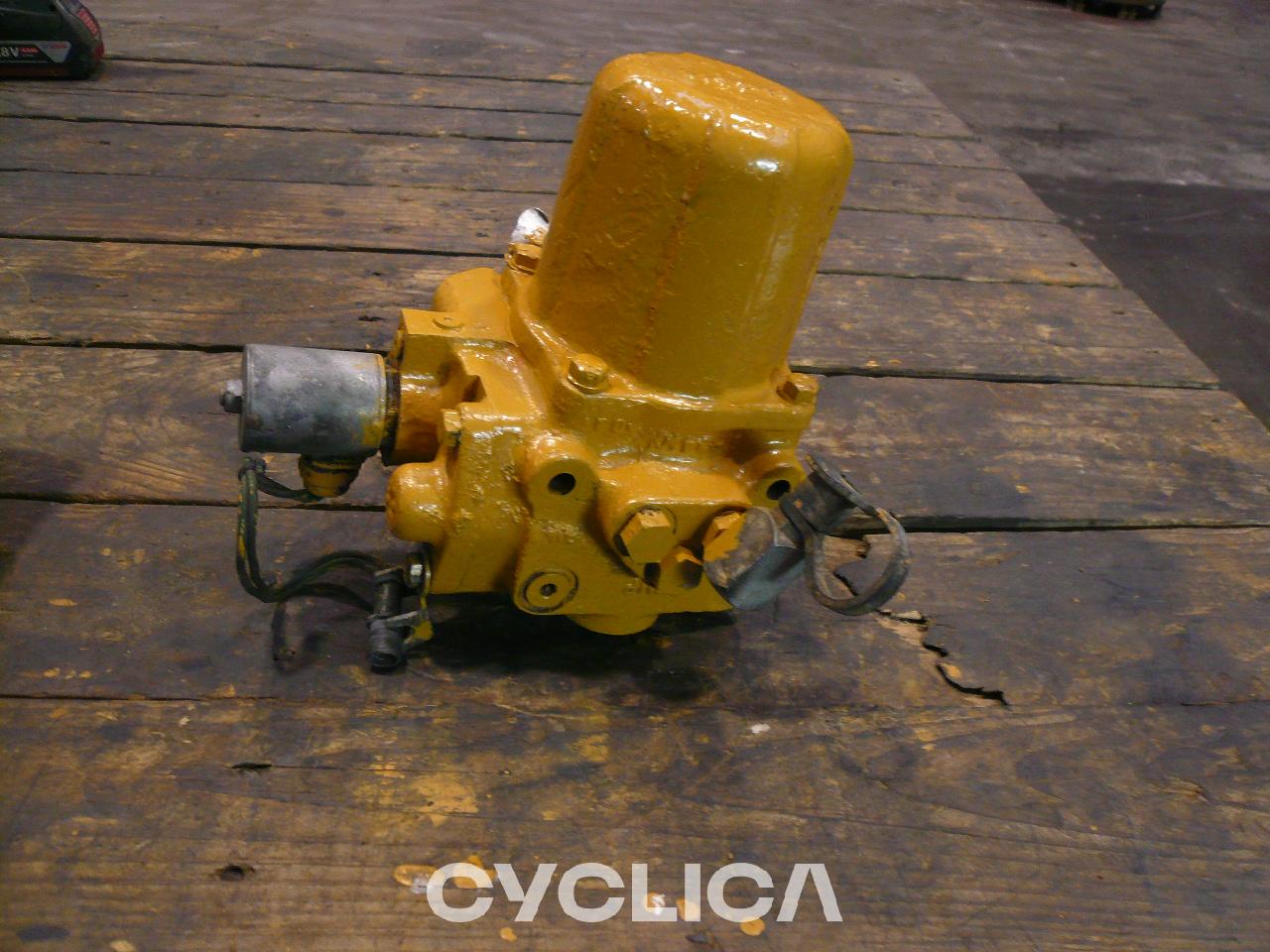 Hidraulički  775B 6I9513U - 2