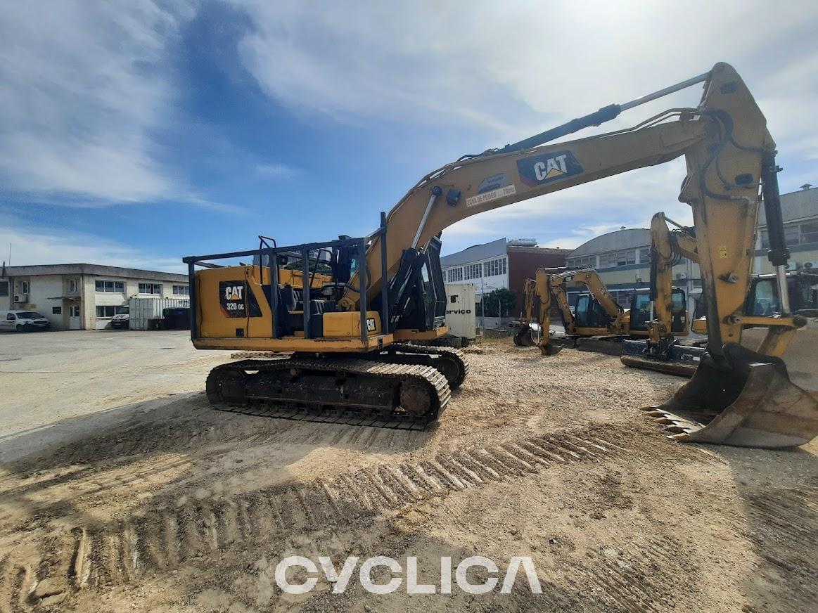 Eskavatorë me Zinxhirë  320G KTN00107 - 3