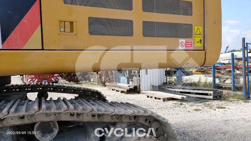 Bageri gusjeničari  352F NDC10053 - 11