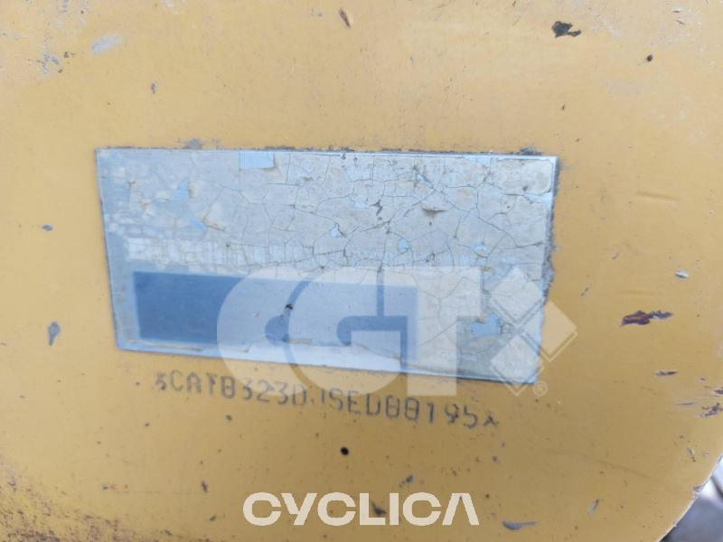 Bageri gusjeničari  323DSA SED00195 - 23