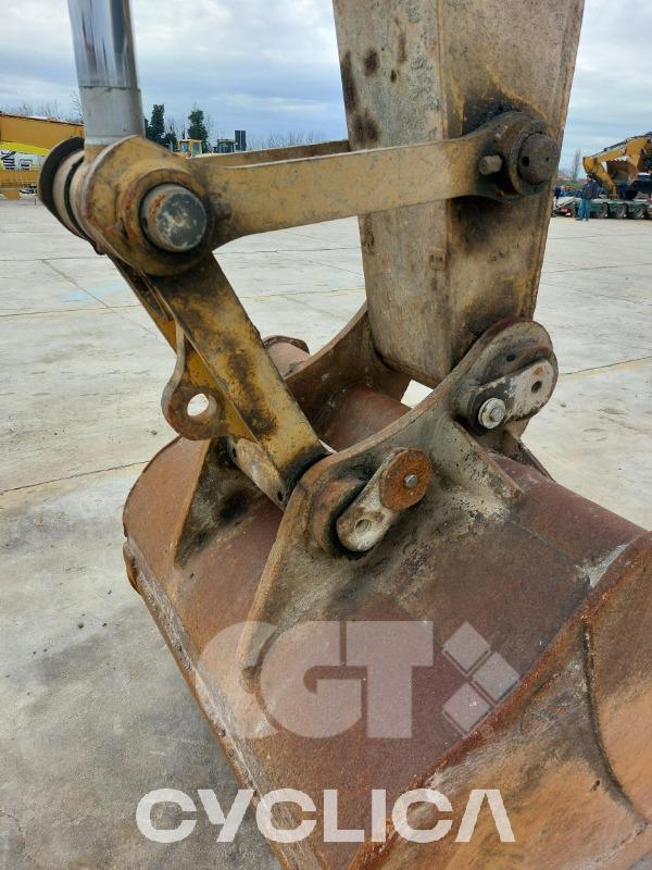 Bageri gusjeničari  323DSA SED00195 - 10