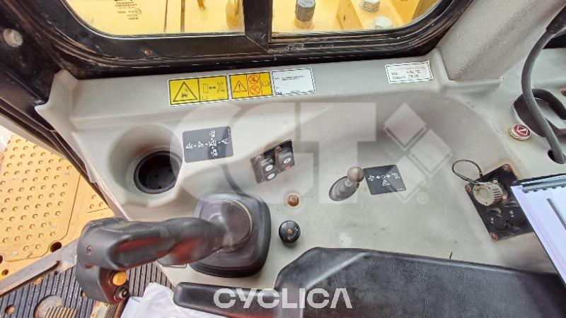 Bulldozers y tractores de cadenas  D6T TSM00129 - 18