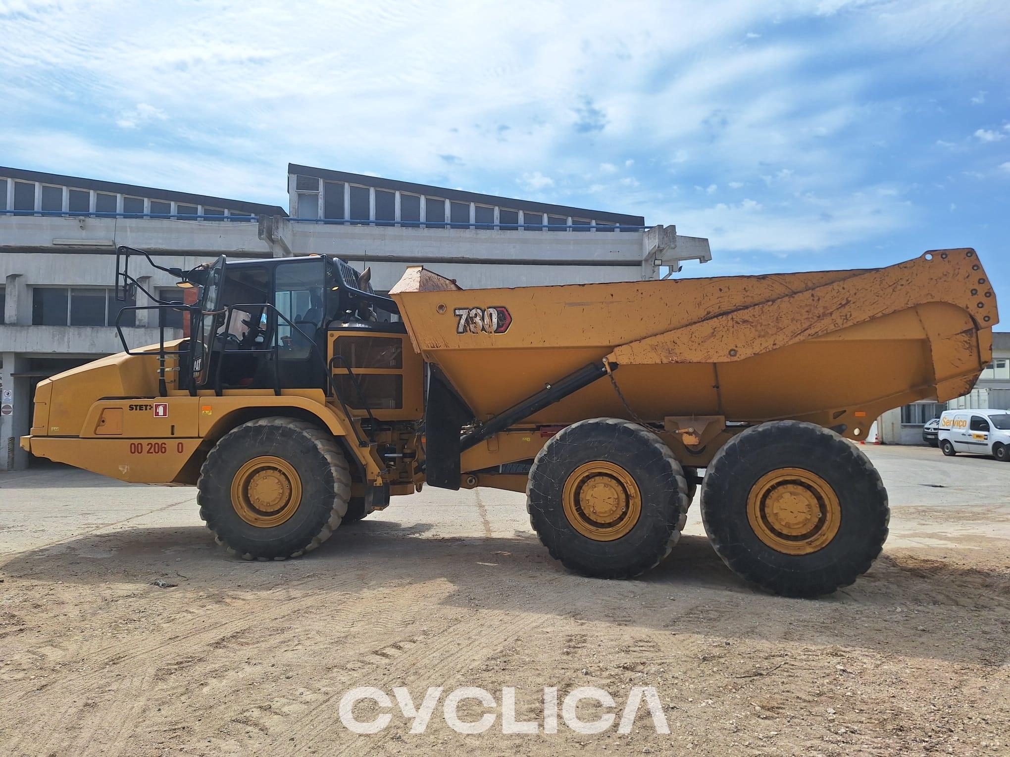 Dumpera dhe kamionë të artikuluar  730 3T301429 - 3