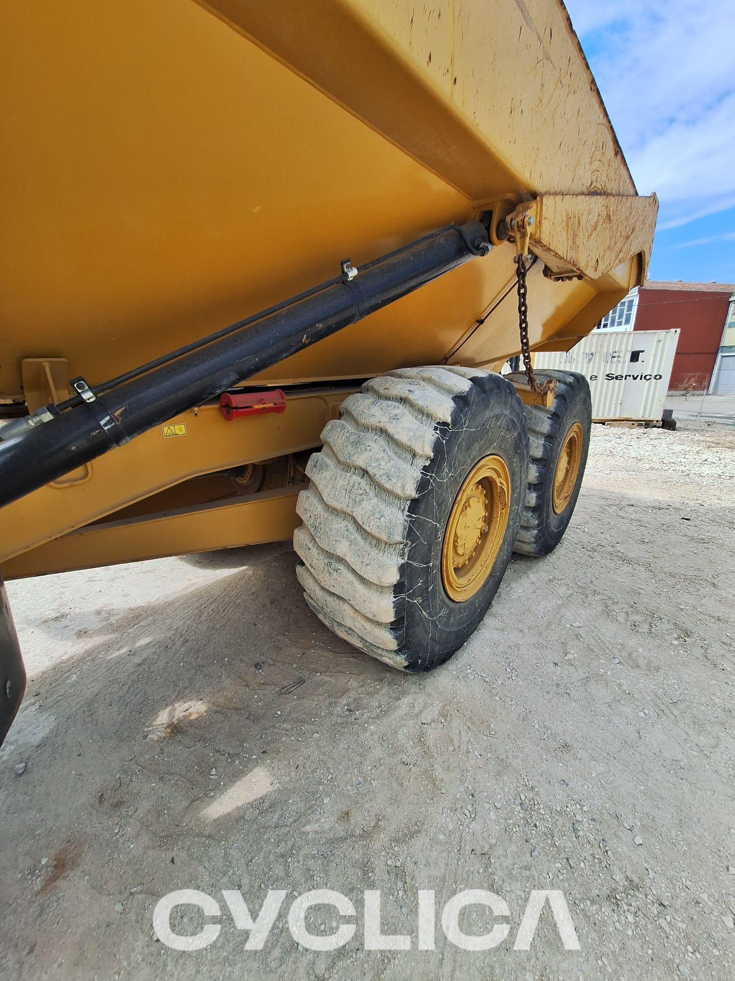 Dumpera dhe kamionë të artikuluar  730 3T301429 - 8