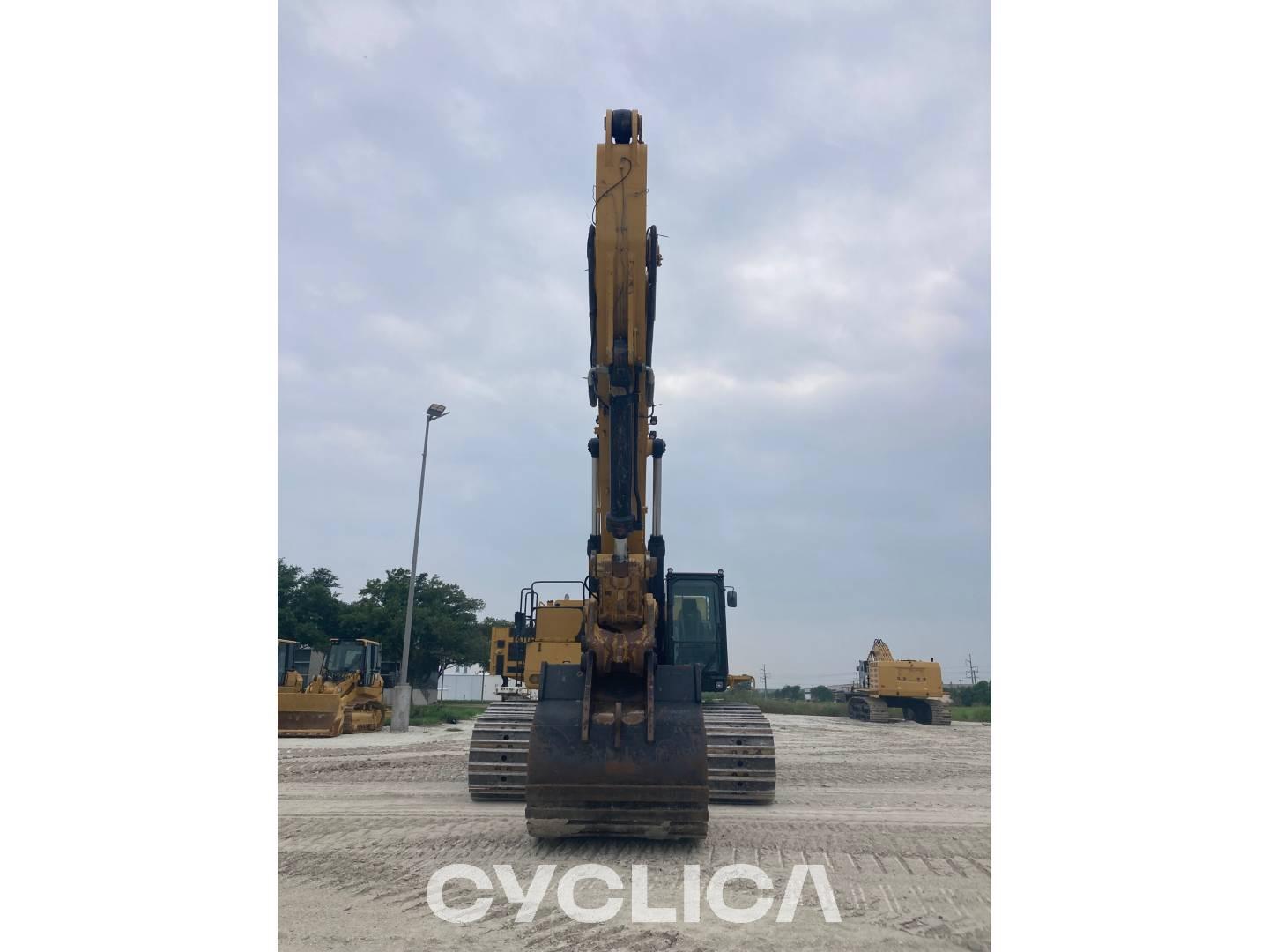Eskavatorë me Zinxhirë  390FL HNG00251 - 13