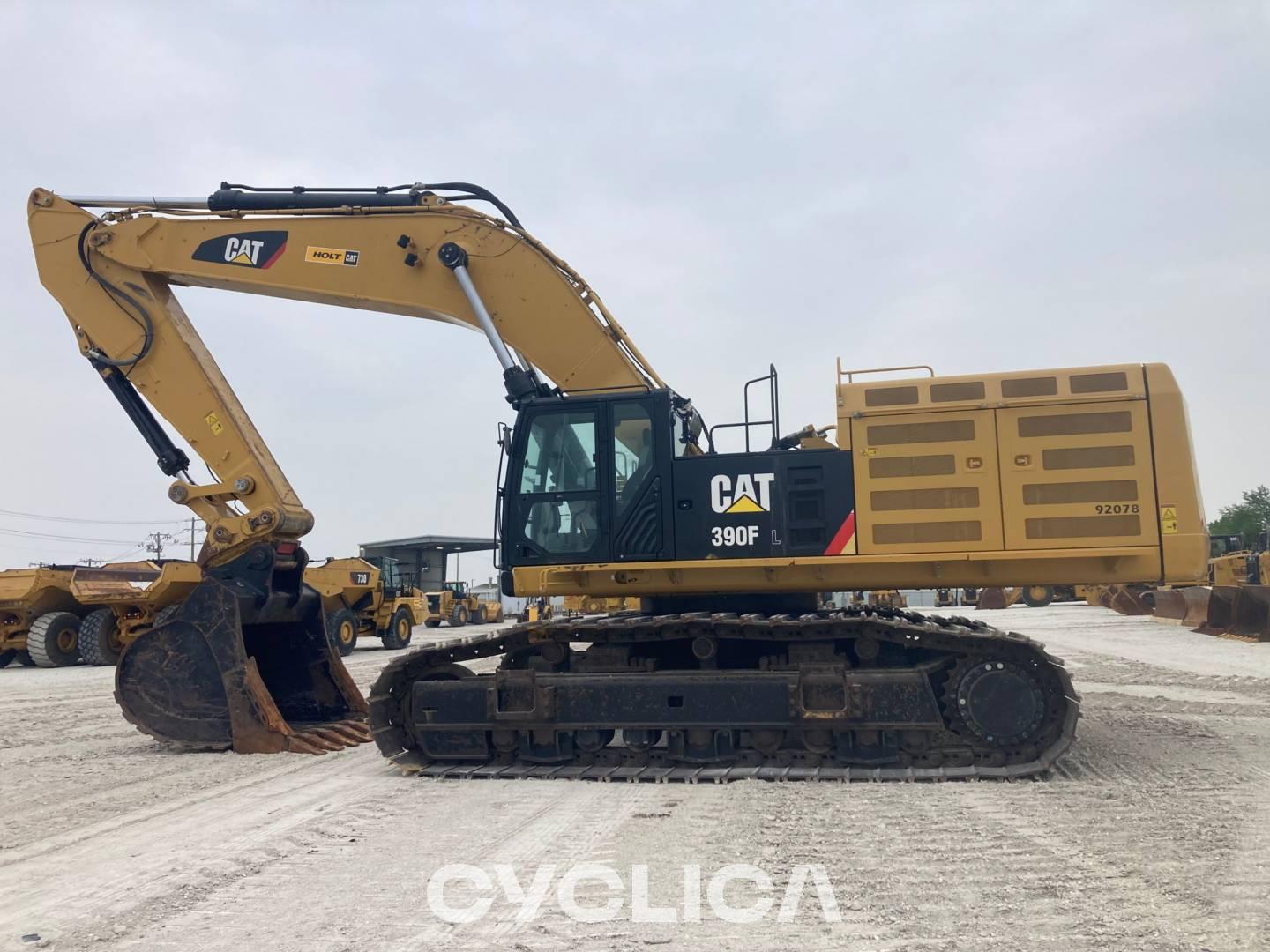 Eskavatorë me Zinxhirë  390FL HNG00251 - 17