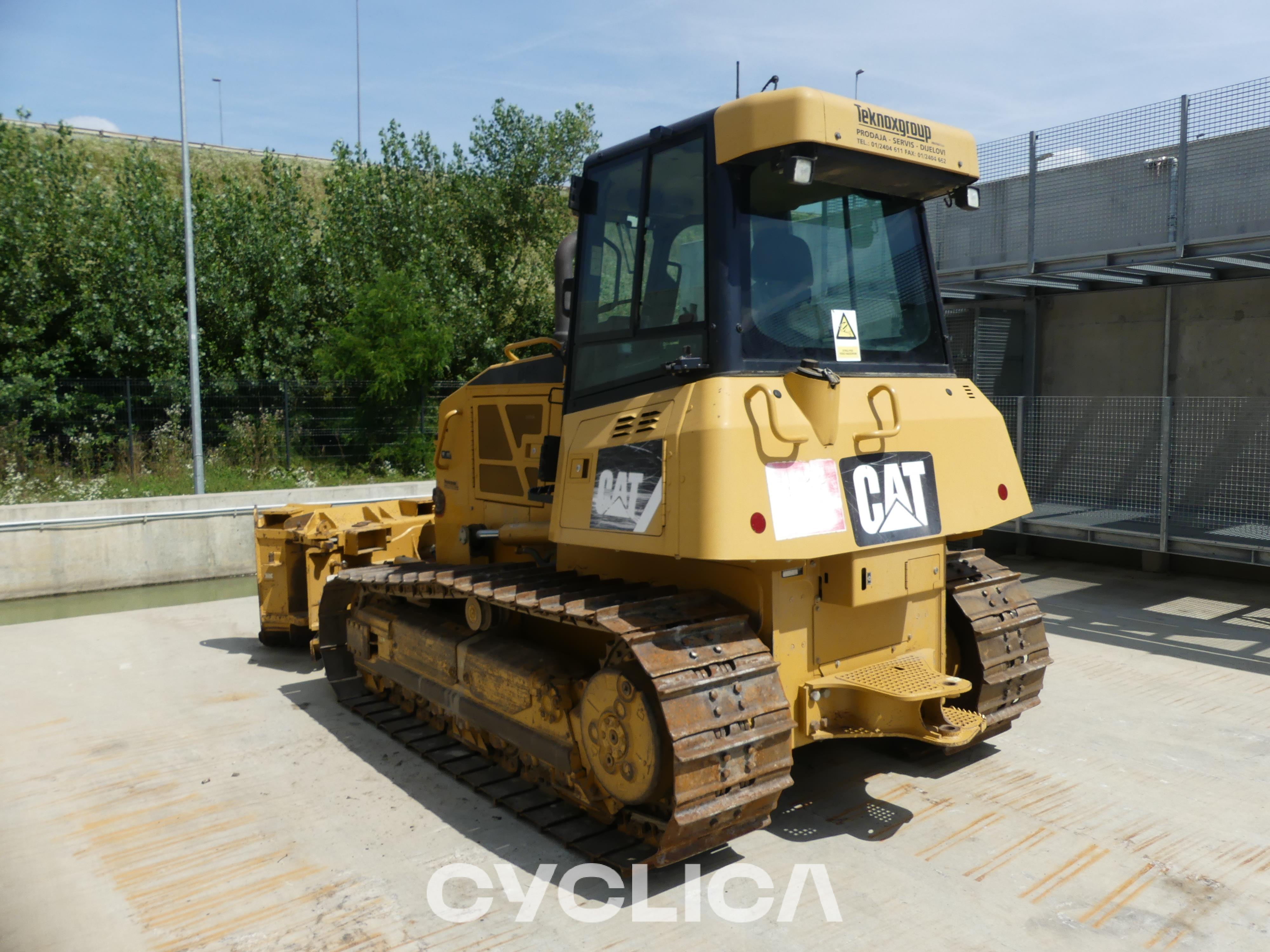 Buldožerji in traktorji goseničarji  D6KXL FBH01998 - 20