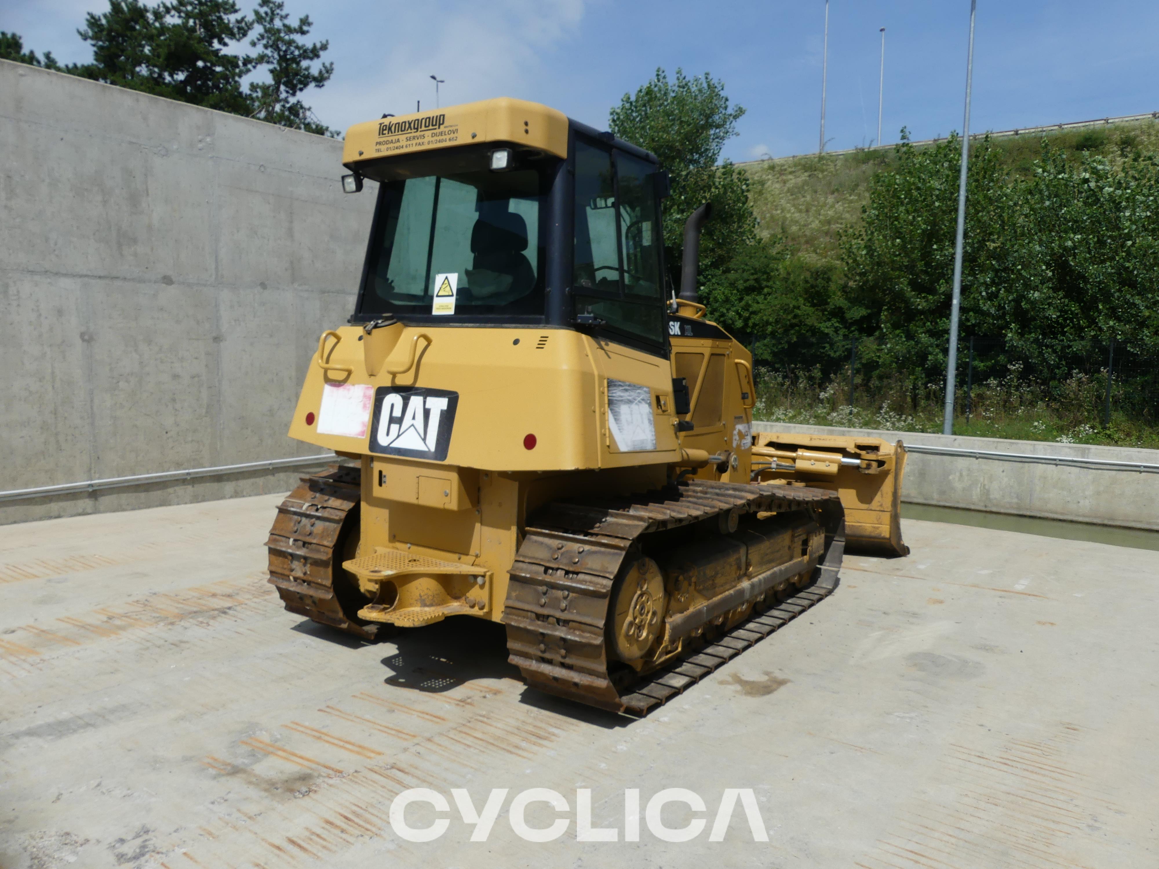 Buldožerji in traktorji goseničarji  D6KXL FBH01998 - 21