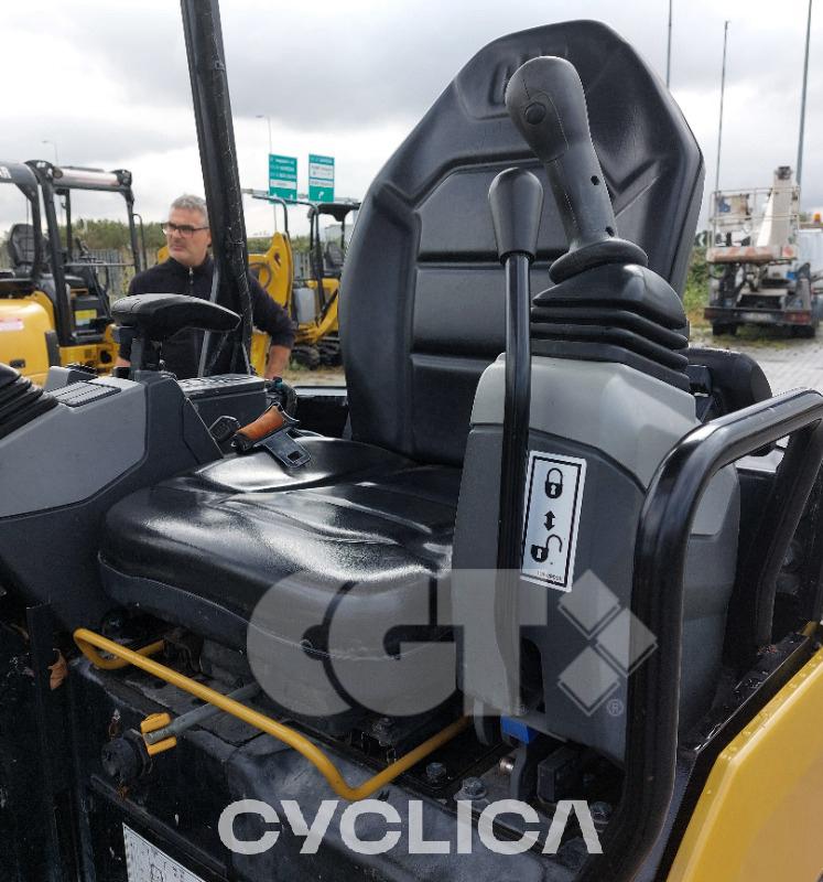 Escavadora de rastos  301.7 JH702035 - 2