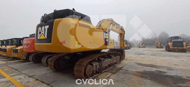 Eskavatorë me Zinxhirë  352F KBP00276 - 6