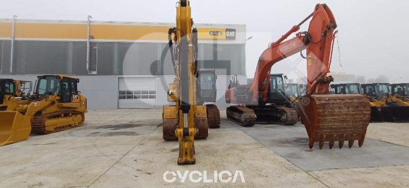 Eskavatorë me Zinxhirë  352F KBP00276 - 3