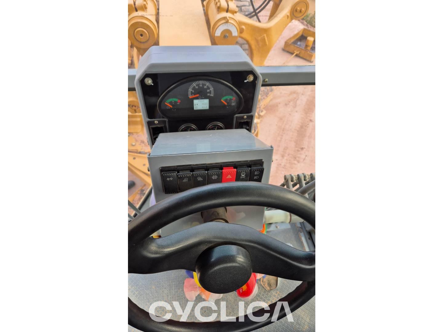 Motorni grederji  SEM919 S9R01217 - 9