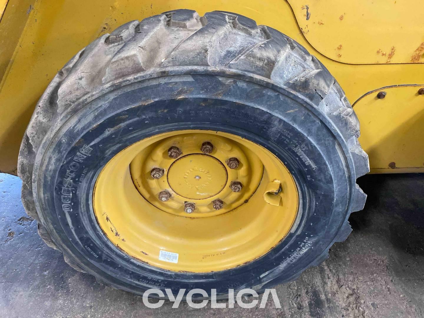 Mini utovarivači  242D3 HSX00970 - 10