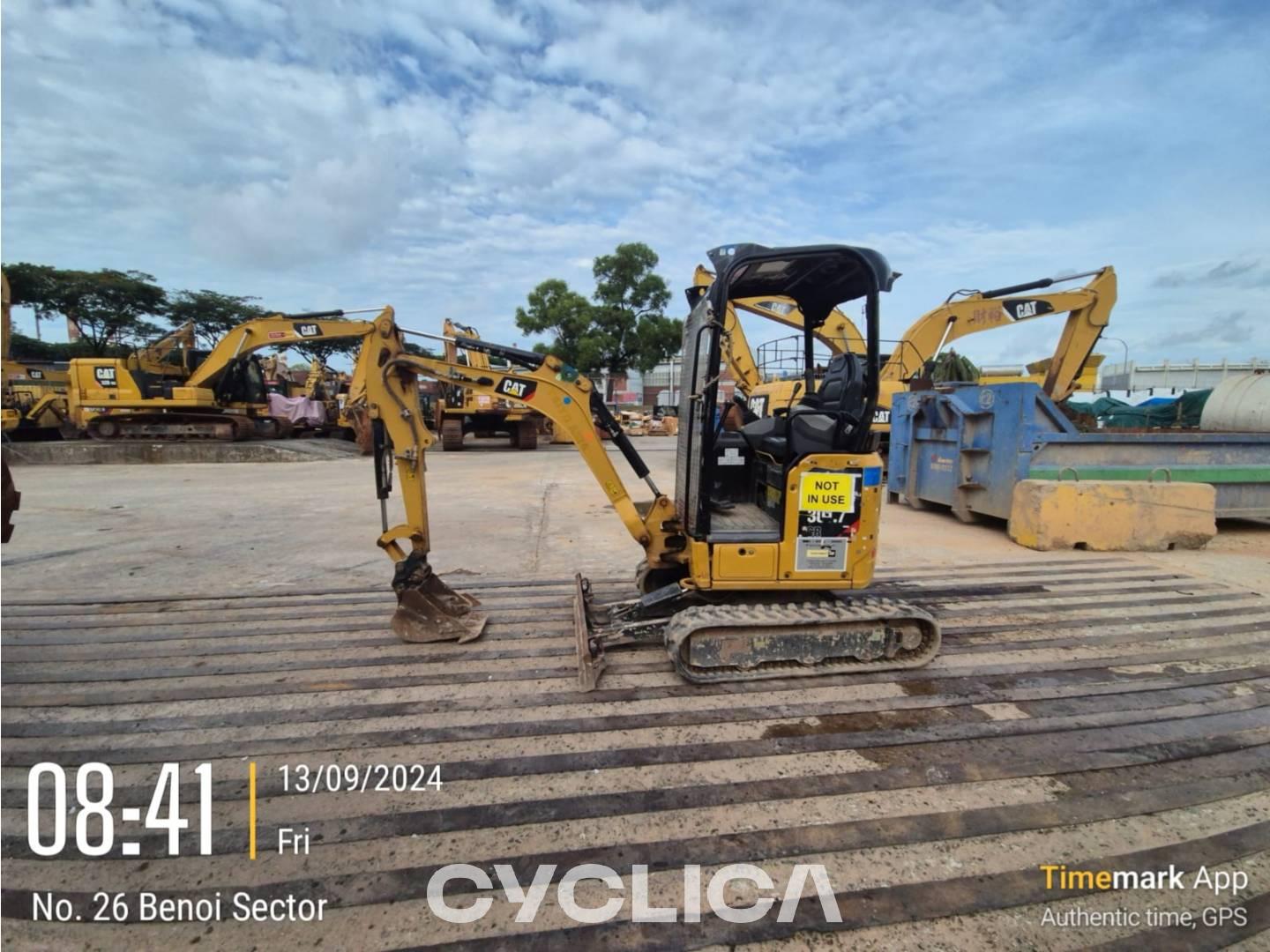 Eskavatorë me Zinxhirë  301.7-05CR JH701696 - 2