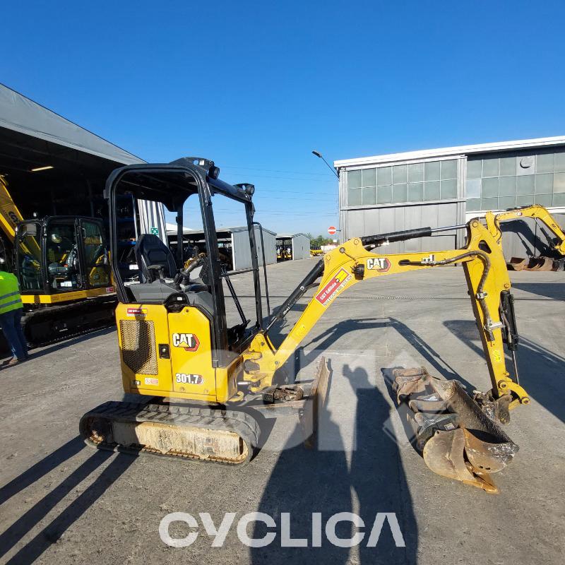 Bageri gusjeničari  301.7 JH704078 - 5