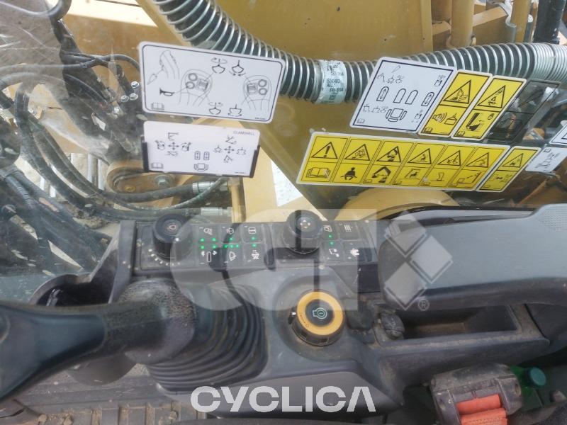 Eskavatorë me Zinxhirë  323LN KPE10029 - 17