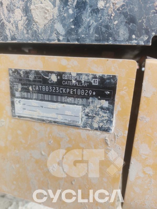Eskavatorë me Zinxhirë  323LN KPE10029 - 18