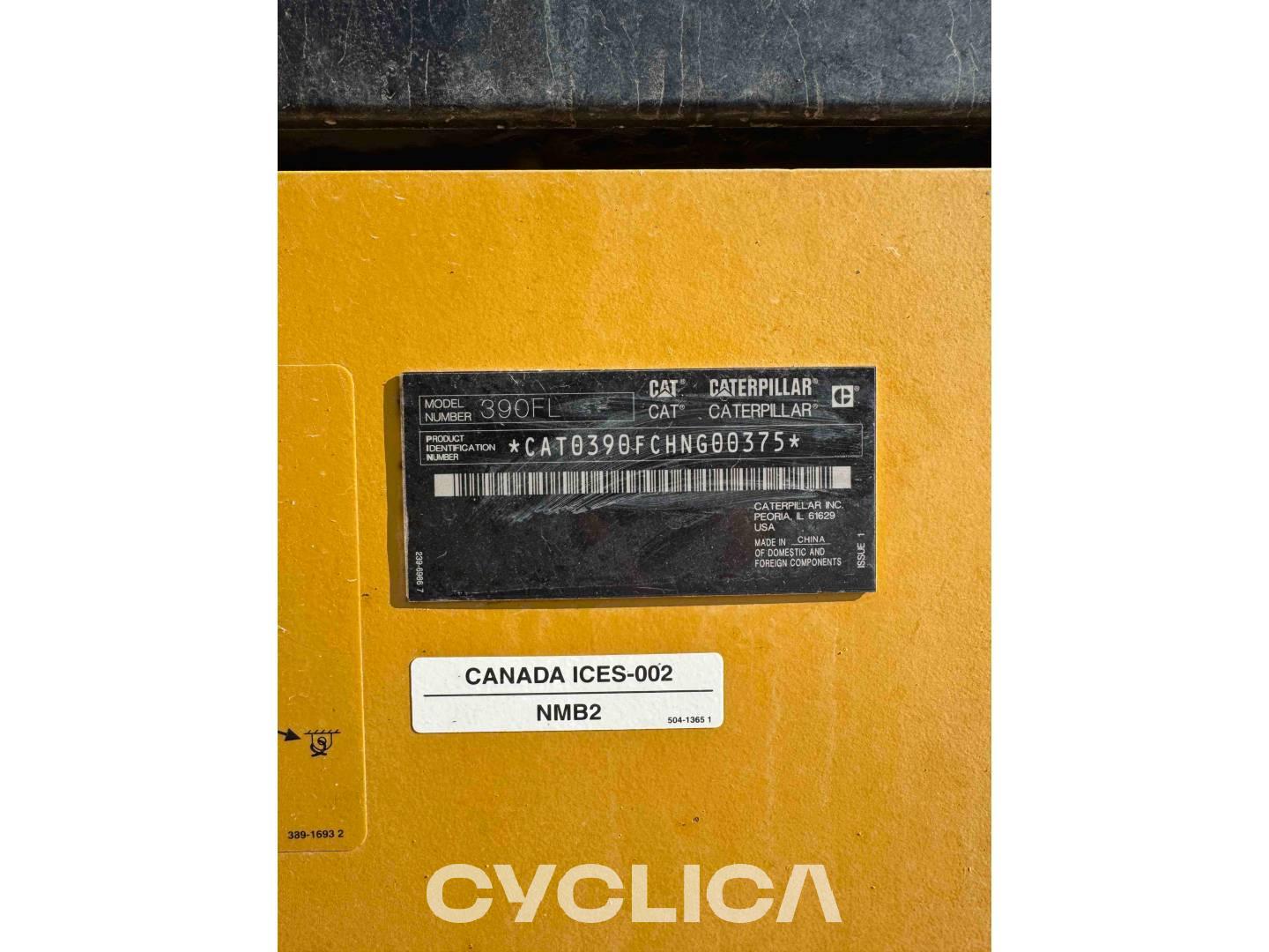 Bageri guseničari  390FL HNG00375 - 7