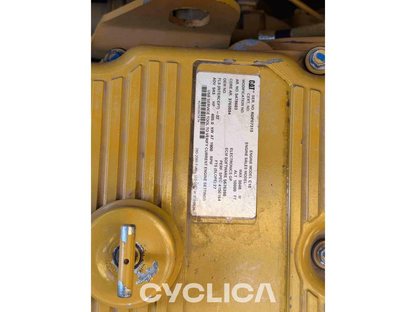 Bageri guseničari  390FL HNG00375 - 8