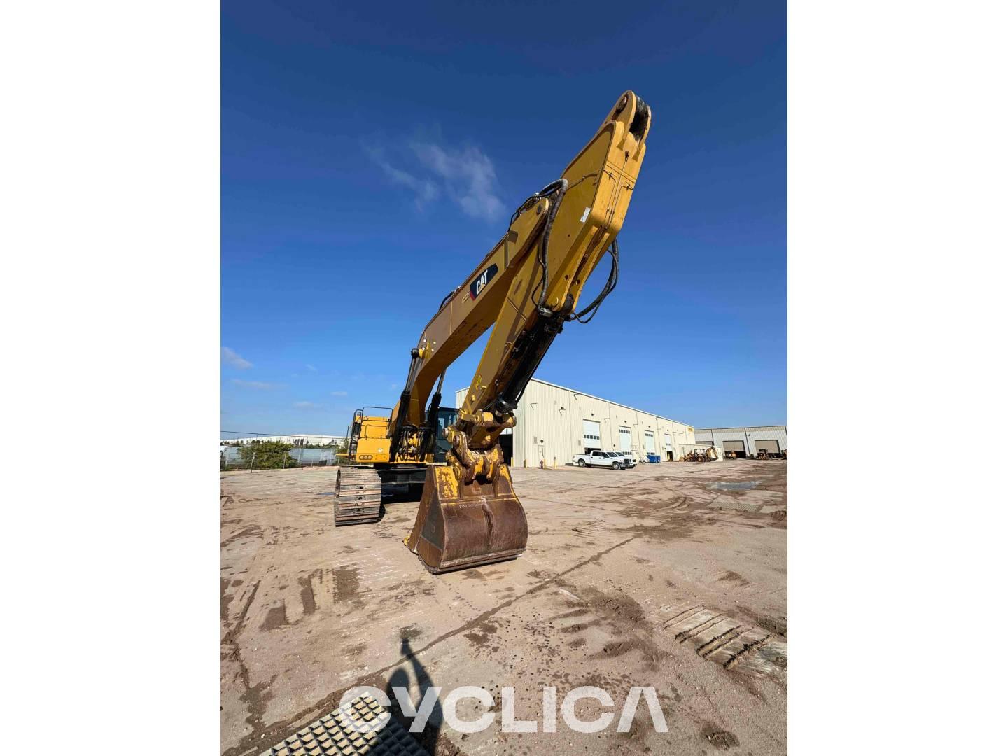 Bageri guseničari  390FL HNG00375 - 10