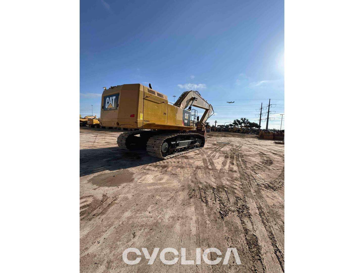 Bageri guseničari  390FL HNG00375 - 13