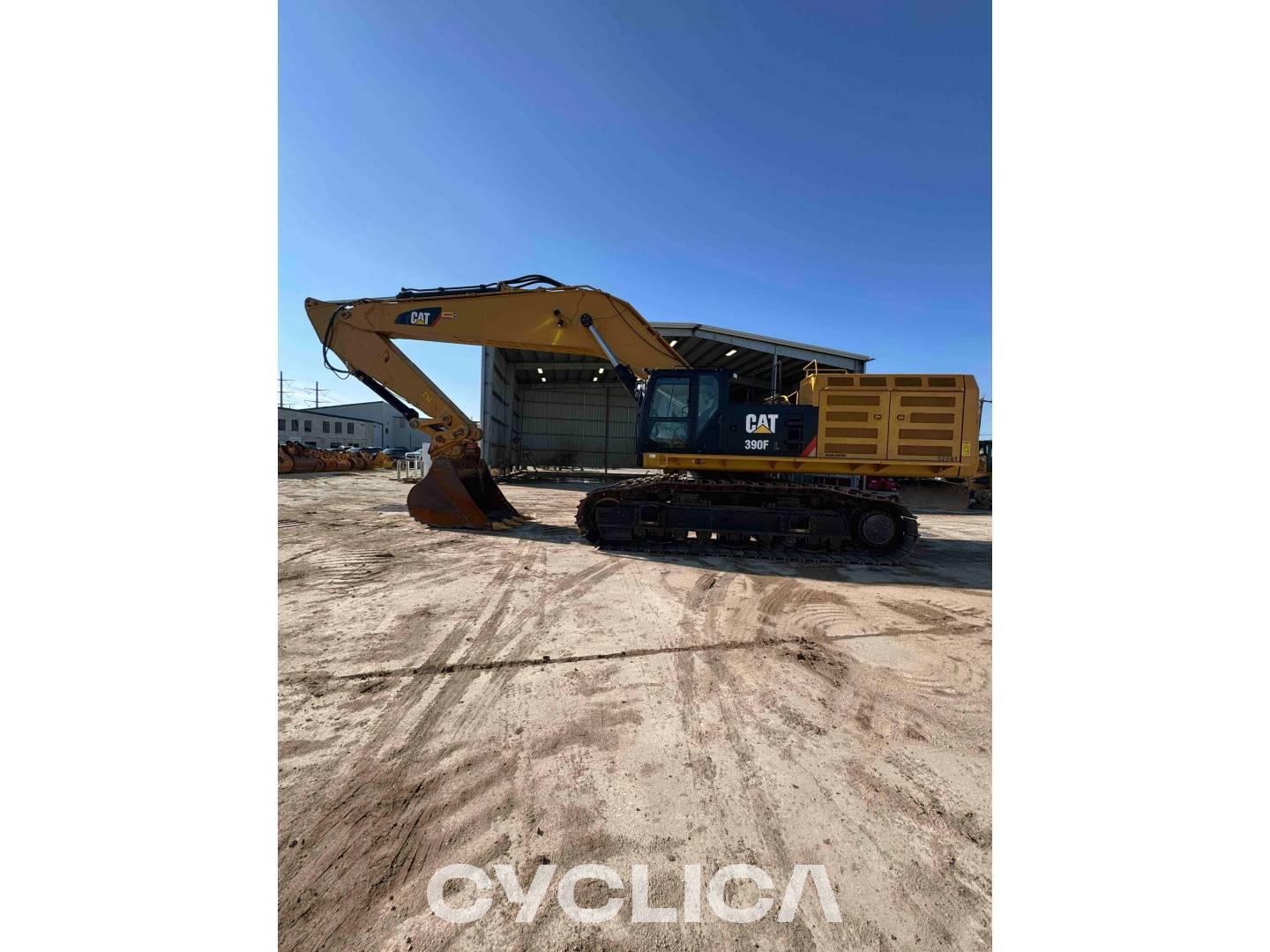 Bageri guseničari  390FL HNG00375 - 15