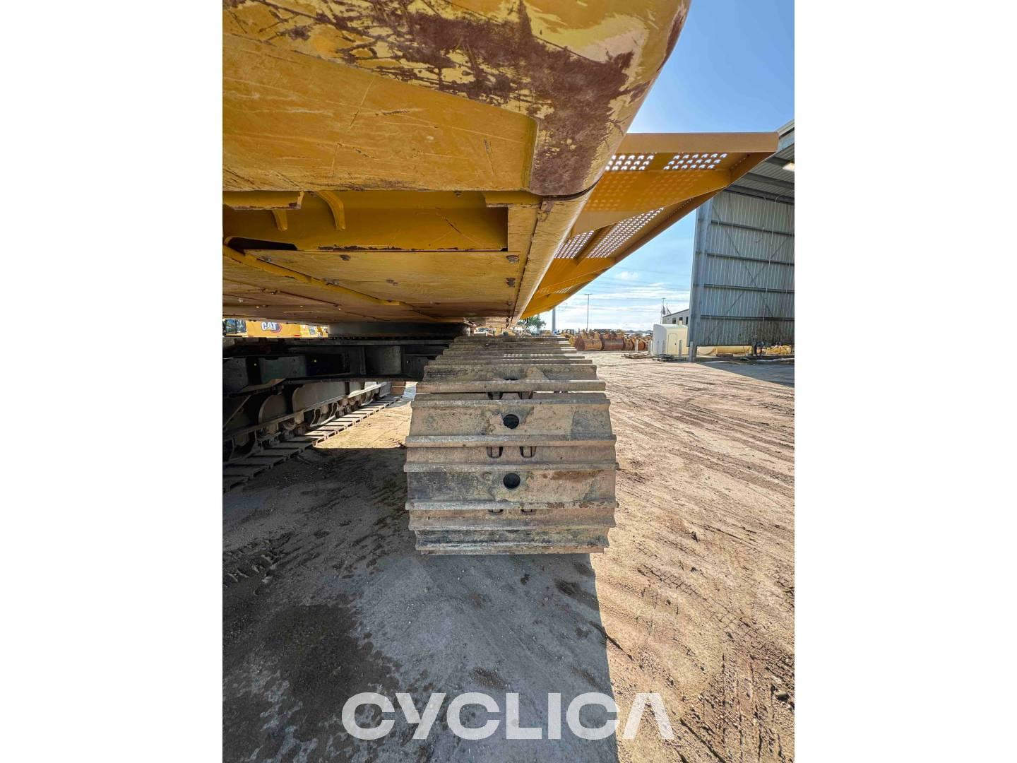 Bageri guseničari  390FL HNG00375 - 26