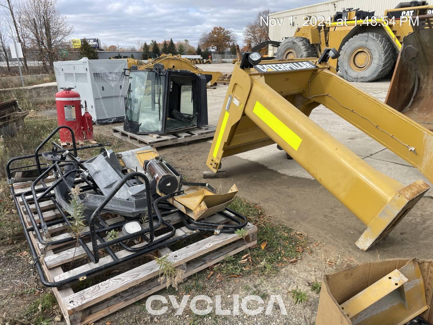 Натоварувачи на тркала  990 BCR00267 - 11