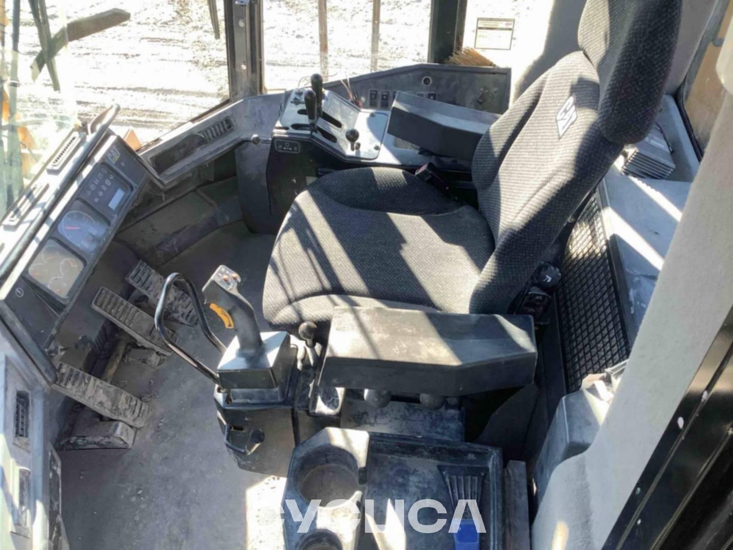 Натоварувачи на тркала  990 BCR00267 - 19