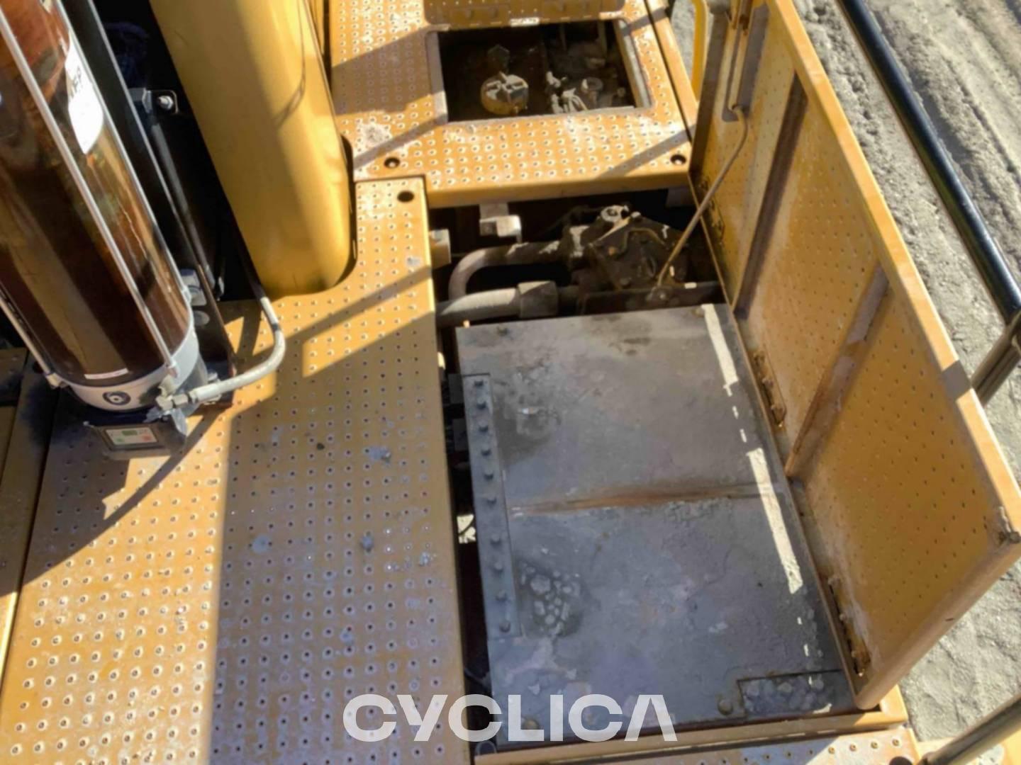 Натоварувачи на тркала  990 BCR00267 - 23
