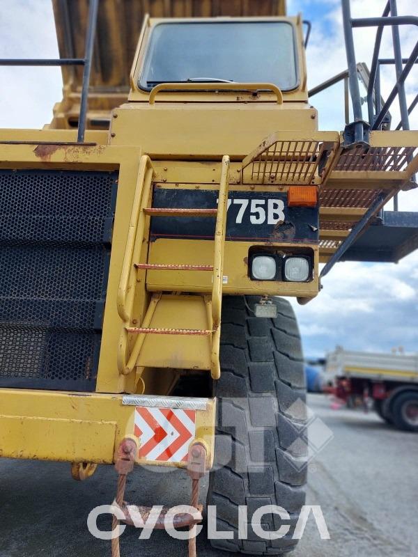 Dumpers dhe kamionë të ngurtë  775B 7XJ00### - 4