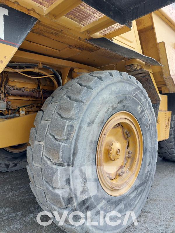 Dumpers dhe kamionë të ngurtë  775B 7XJ00### - 8