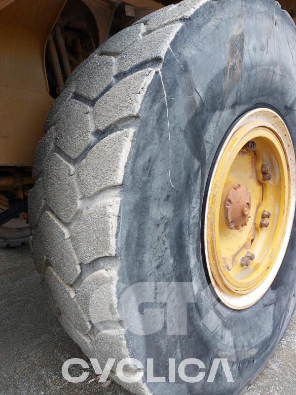 Dumpers dhe kamionë të ngurtë  775B 7XJ00### - 9