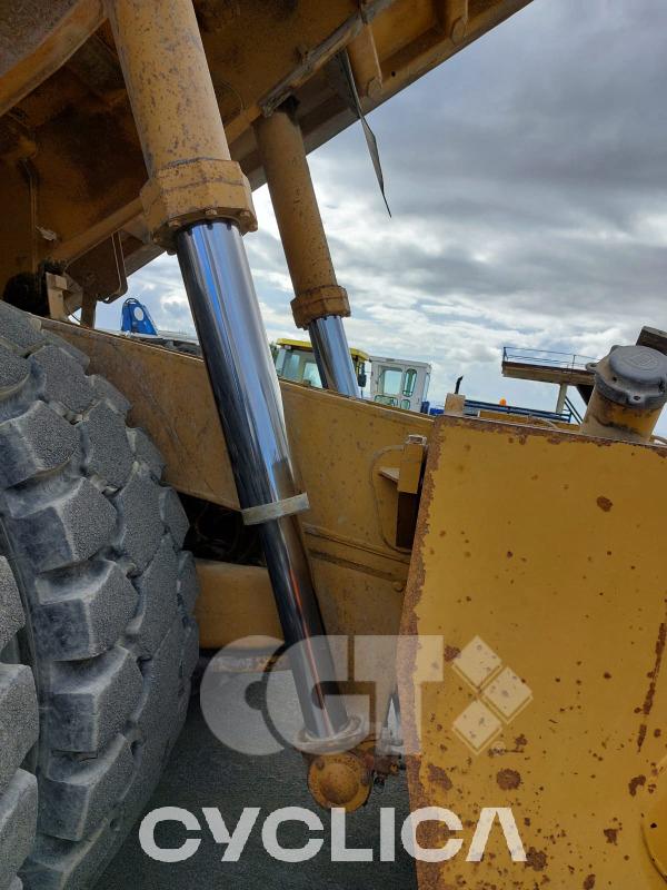 Dumpers dhe kamionë të ngurtë  775B 7XJ00### - 13
