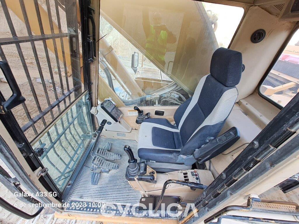 Eskavatorë me Zinxhirë  375MEH 6NK00352 - 26