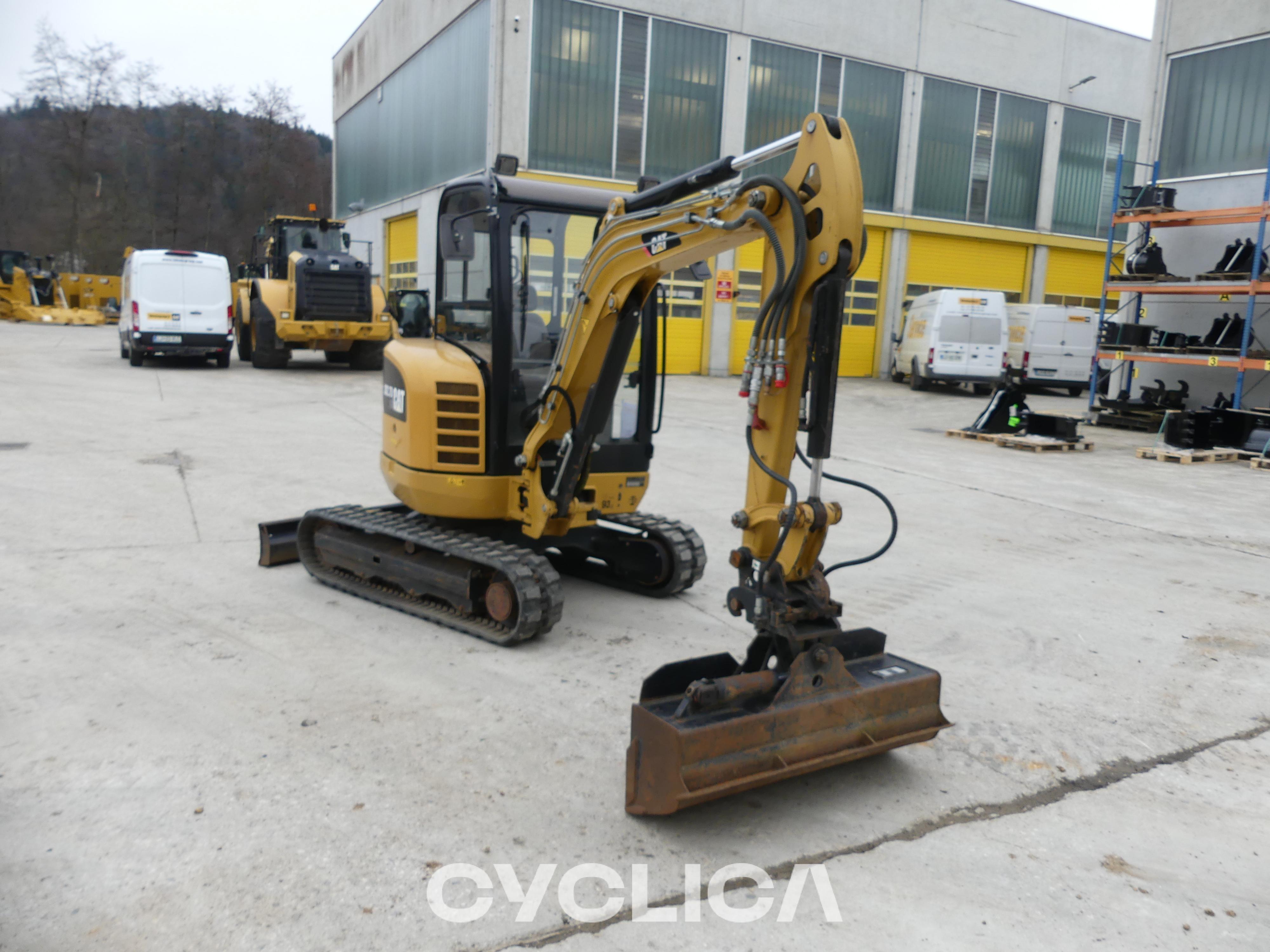 Eskavatorë me Zinxhirë  302.7D CR LJL02799 - 1