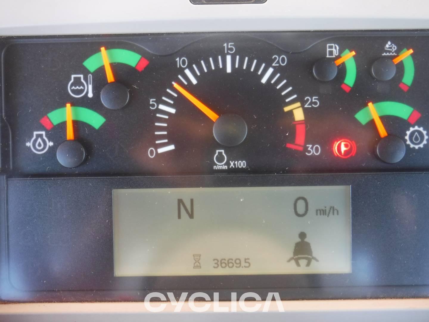 Dumpera dhe kamionë të artikuluar  730-04 3T301550 - 6