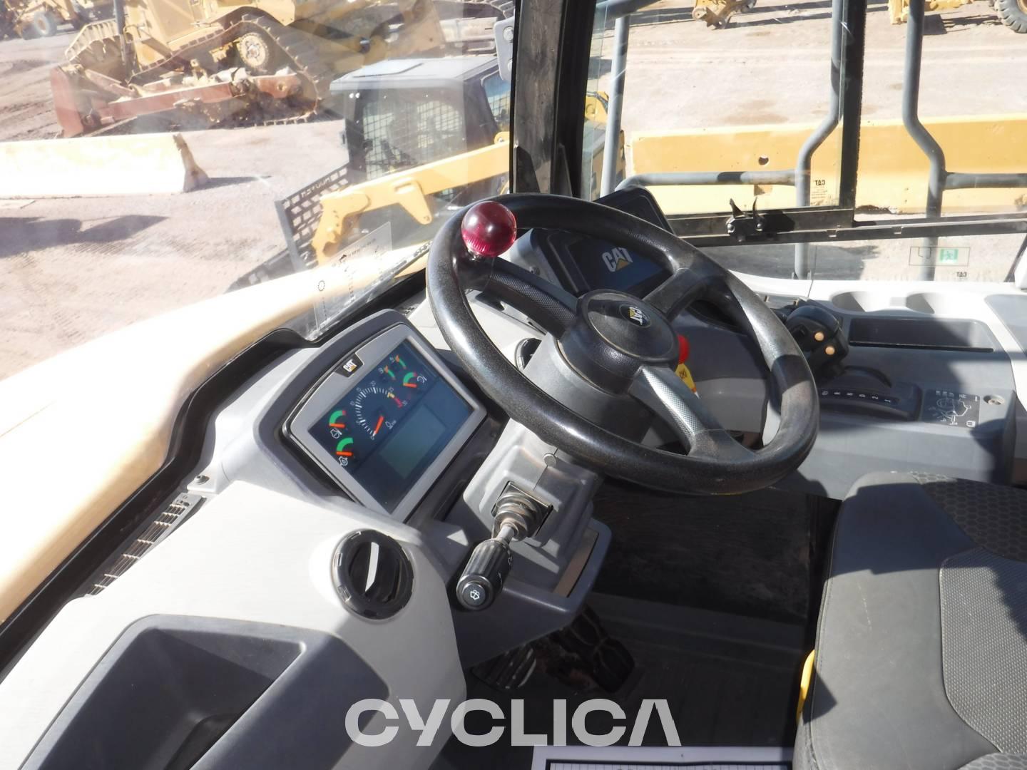 Dumpera dhe kamionë të artikuluar  730-04 3T301550 - 24