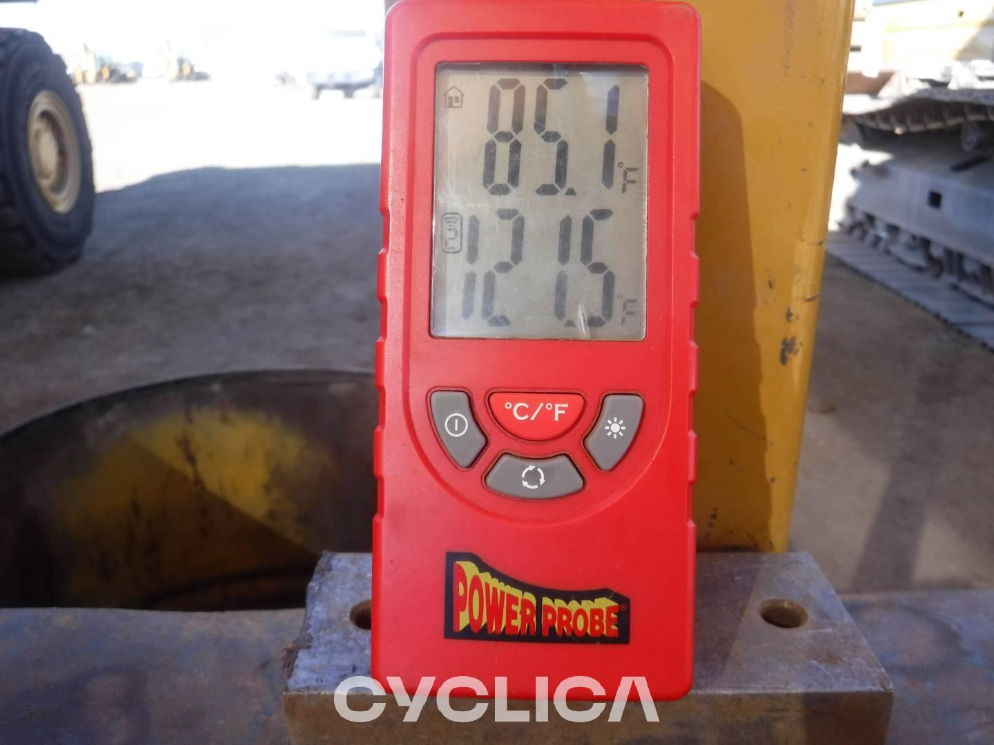 Dumpera dhe kamionë të artikuluar  730-04 3T301550 - 29