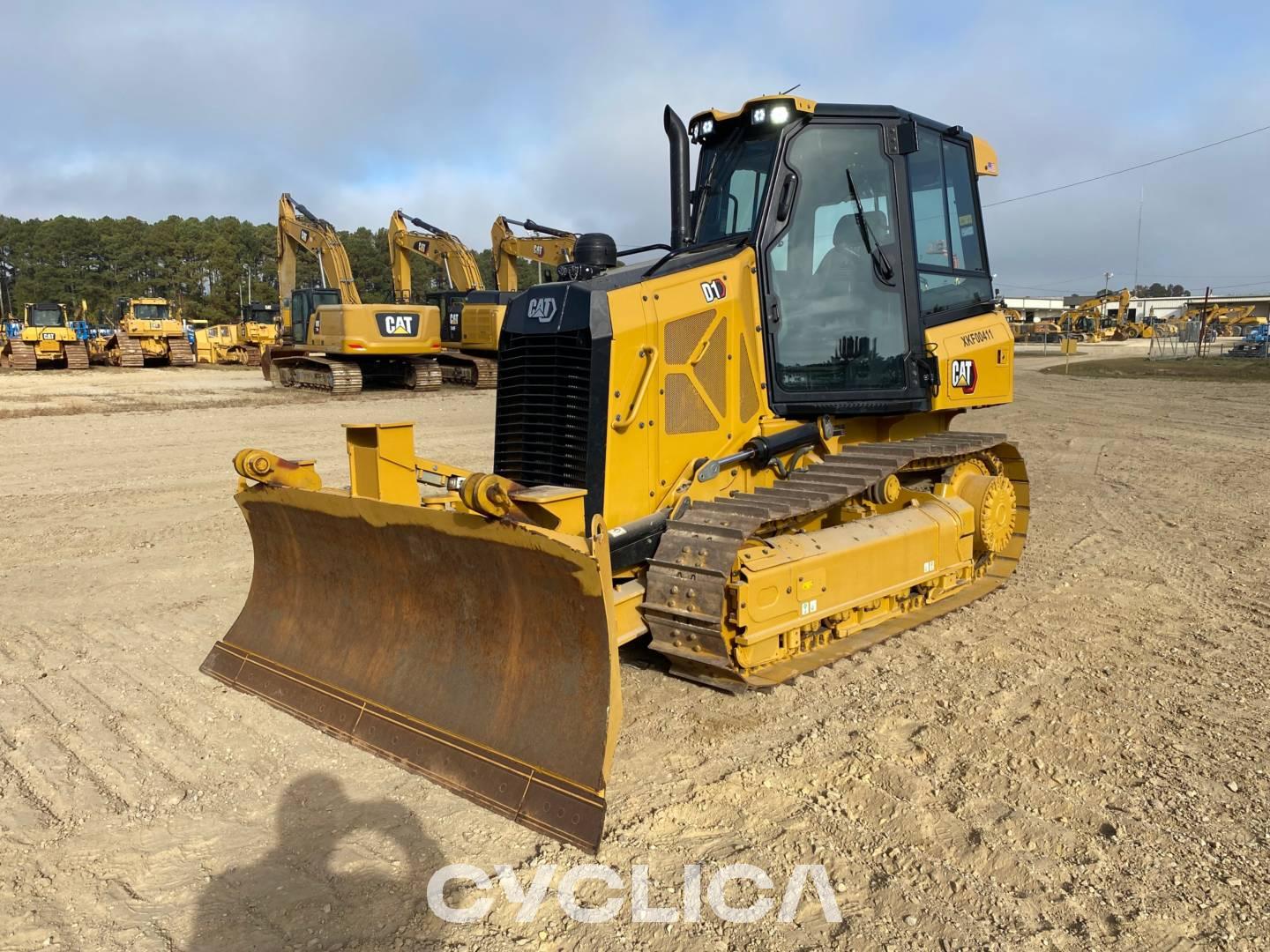 Bulldozers and crawler tractors  D112 XKF00411 - 1