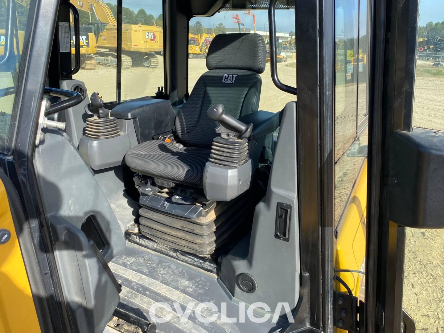 Bulldozers and crawler tractors  D112 XKF00411 - 24