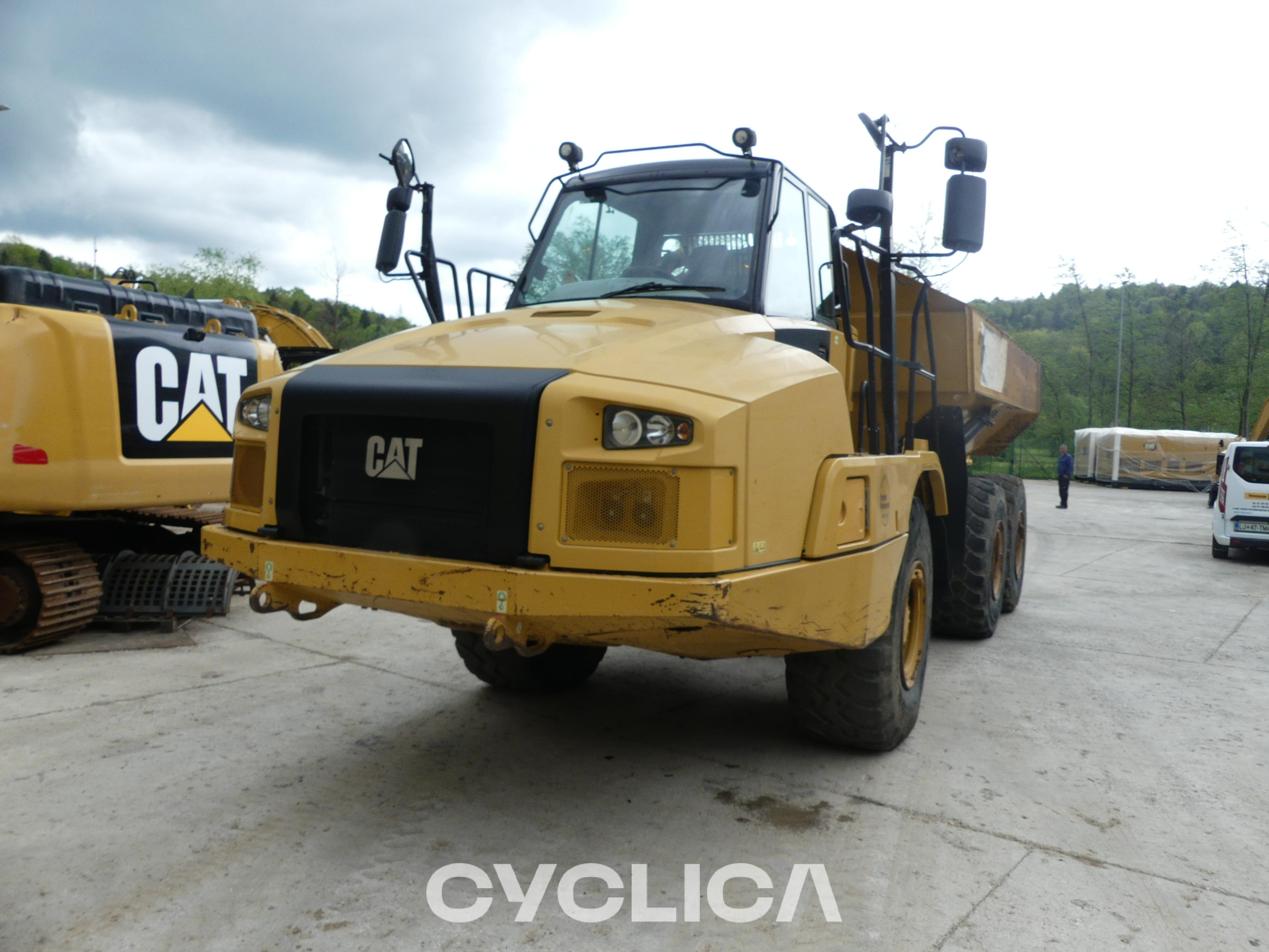 Damperi i zglobni kamioni  730C2 2T400208 - 1